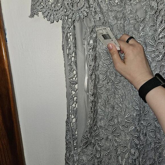 NWT Betsy & Adam Cocktail Dress Womens Sz 4 Small Gray Lace Silver Back Keyhole - Picture 6 of 10
